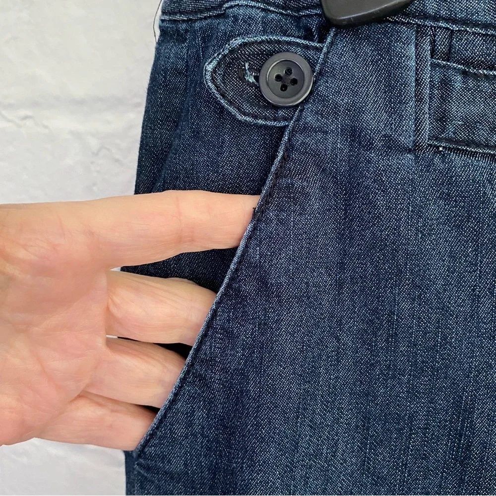 LARRY LEVINE Bermuda/Capri Denim Blue Cuffed Pockets Women's Size 10